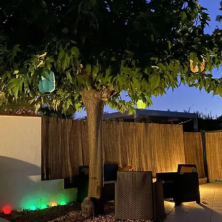 T3 En Rez-de-jardin Avec Piscine, Parking, Clim Et Proche A - Fr-1-607-58 *