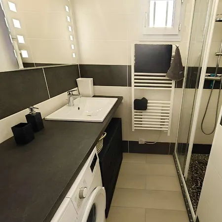 T3 En Rez-de-jardin Avec Piscine, Parking, Clim Et Proche A - Fr-1-607-58 * Agde